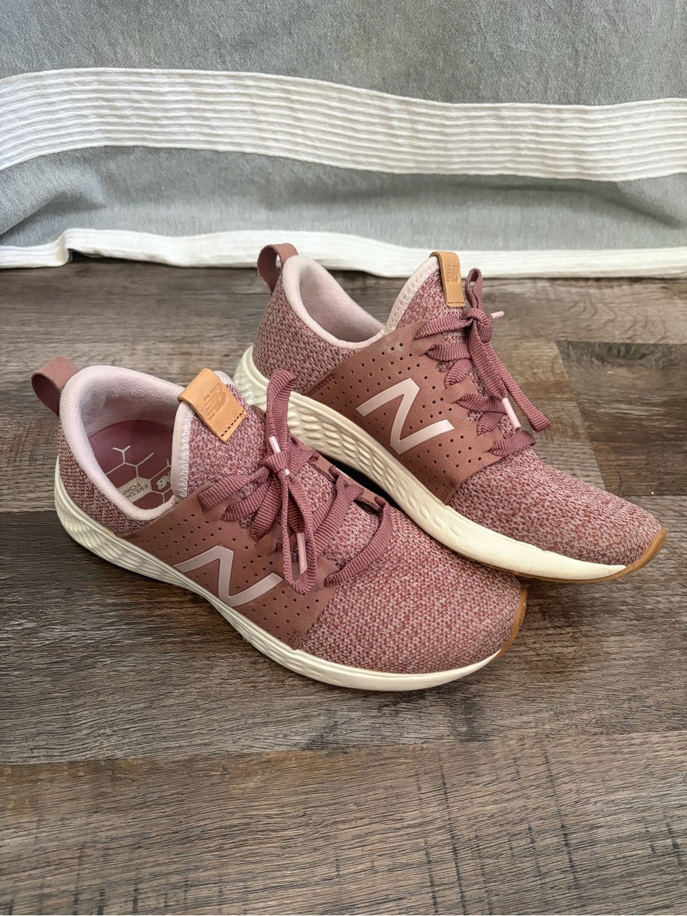 New Balance Fresh Foam Sneakers Mauve Pink 8.5 - Picture 1 of 3